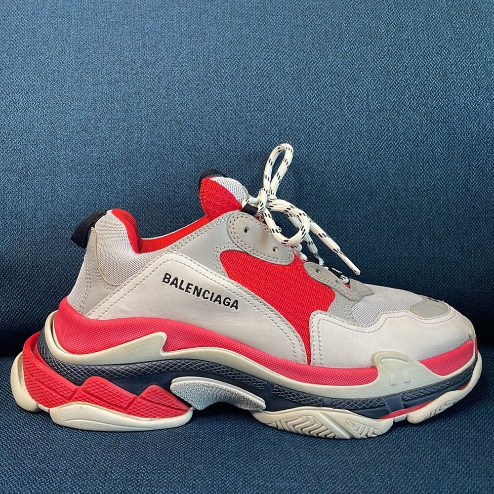 BALENCIAGA TRIPLE S SNEAKER 'GREY RED'